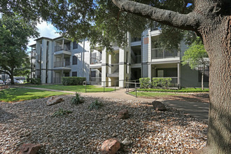 Radius at The Domain in Austin, TX - Foto de edificio - Building Photo