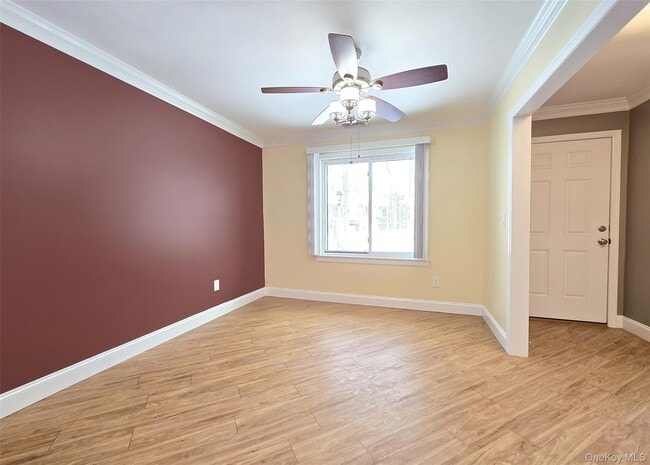 786 Hilltop Ct in Coram, NY - Building Photo - Building Photo