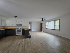 211 Kings Rd in Mount Juliet, TN - Foto de edificio - Building Photo