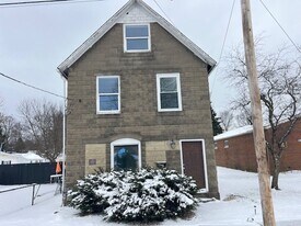 145 Harris St in Lodi, OH - Building Photo