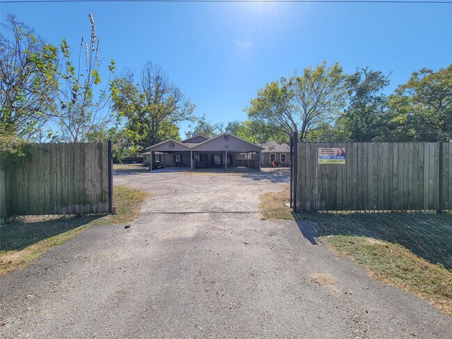 12934 Ivydale Dr in Houston, TX - Foto de edificio - Building Photo