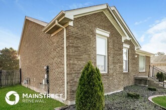 11301 Ashbrooke Gardens Dr in Louisville, KY - Building Photo - Building Photo