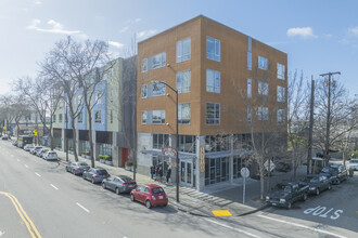 Avenue West in Berkeley, CA - Building Photo - Primary Photo