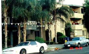 Park Place Apartments in Van Nuys, CA - Building Photo - Building Photo