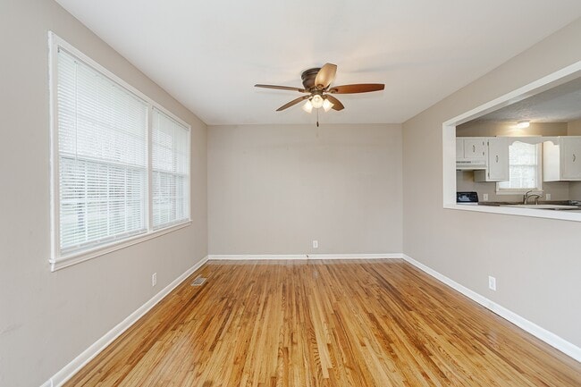 121 Highland Dr in White House, TN - Building Photo - Building Photo