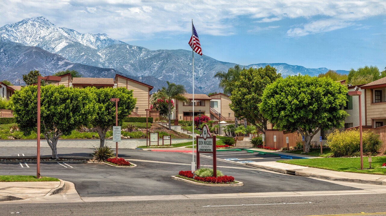 Don Miguel Apartments in Rancho Cucamonga, CA - Foto de edificio