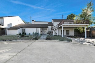 10743 Boardwalk St in Houston, TX - Building Photo