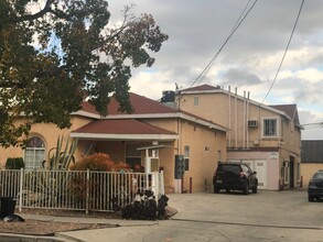 6856 Agnes Ave in North Hollywood, CA - Building Photo - Building Photo