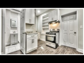 2220 Lyndhurst Ave in Baltimore, MD - Building Photo - Building Photo