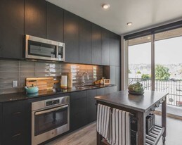 Abernethy Flats in Portland, OR - Building Photo