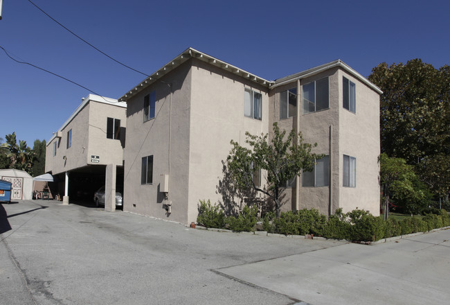 6003 Klump Ave in North Hollywood, CA - Foto de edificio - Building Photo