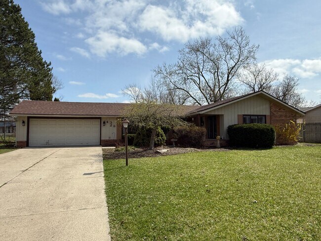 property at 4328 Oakhurst Dr