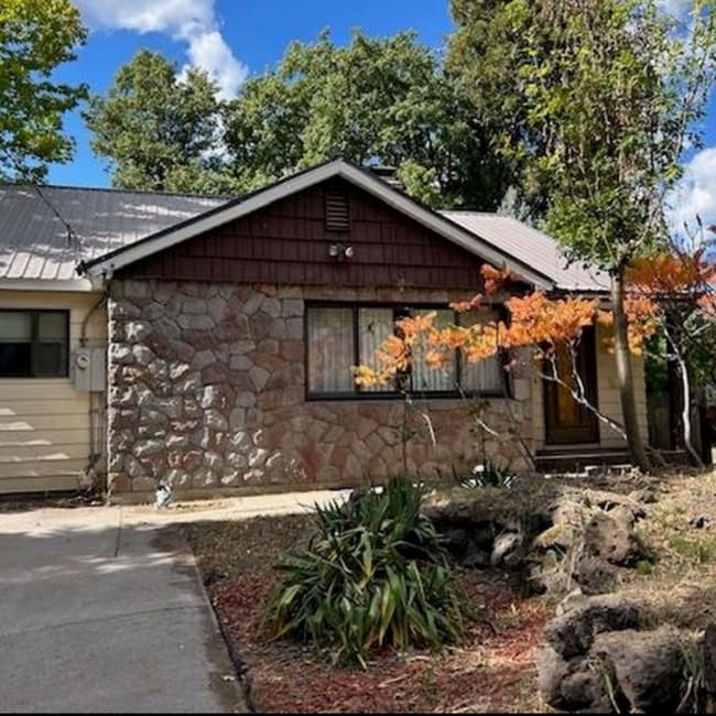 property at 109 N Washington Dr