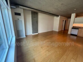 1926 W Burnside St in Portland, OR - Building Photo - Building Photo