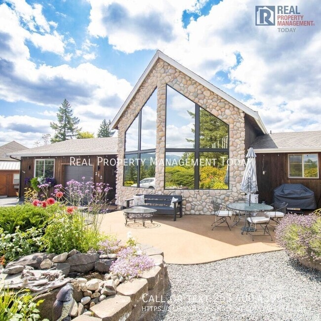 property at 212 Dow Ridge Dr N