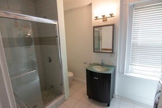 1894 Beacon St, Unit 2 in Brookline, MA - Building Photo - Building Photo