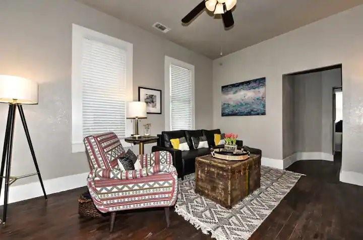 704 Essex St in San Antonio, TX - Building Photo