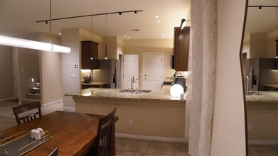 5532 Autumn Cliffs Way, Unit Master Bedroom in Las Vegas, NV - Building Photo - Building Photo