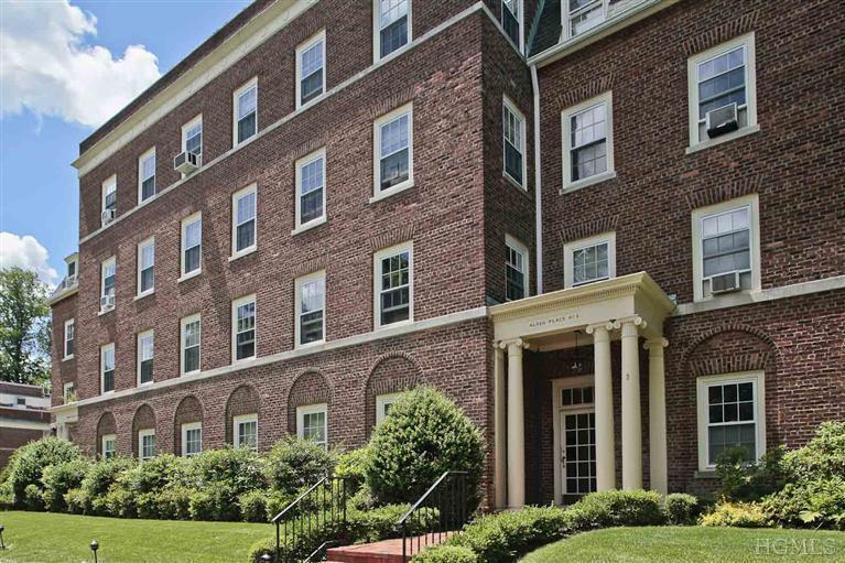 9 Alden Pl in Bronxville, NY - Building Photo