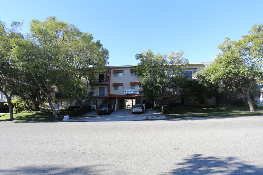 1827 Veteran Ave in Los Angeles, CA - Building Photo