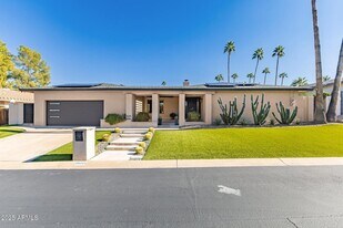 9225 N Arroya Vista Dr W in Phoenix, AZ - Building Photo