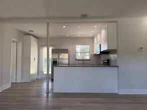 1325 NW 11th Ct in Fort Lauderdale, FL - Building Photo - Building Photo