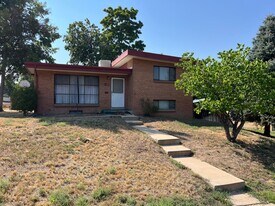 5491 S Hickory St in Littleton, CO - Building Photo