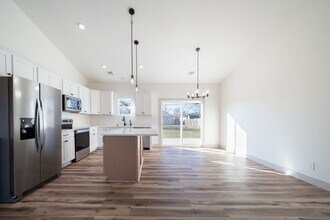 753 N Gilda St in Wichita, KS - Building Photo - Building Photo