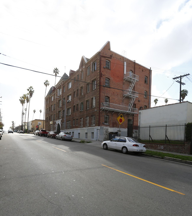 James M Wood Apartments LLC in Los Angeles, CA - Foto de edificio - Building Photo