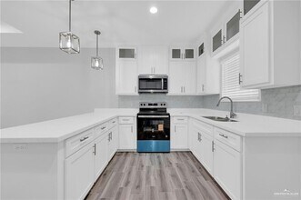 9 San Vicente in Weslaco, TX - Building Photo - Building Photo