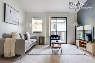 15850 NE 40th St in Redmond, WA - Building Photo