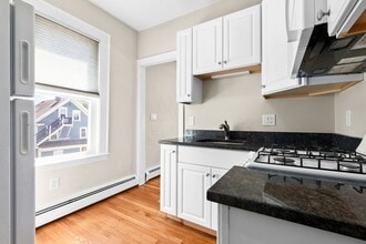 28 Poplar St in Danvers, MA - Building Photo - Building Photo