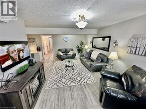 226 Scott Rd in Cambridge, ON - Building Photo - Building Photo