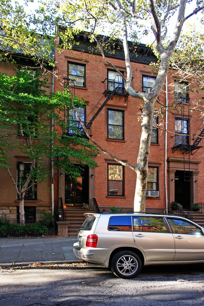120 Pacific St in Brooklyn, NY - Foto de edificio - Building Photo