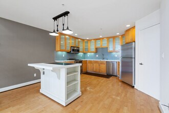 125 Gilbert St in San Francisco, CA - Foto de edificio - Building Photo