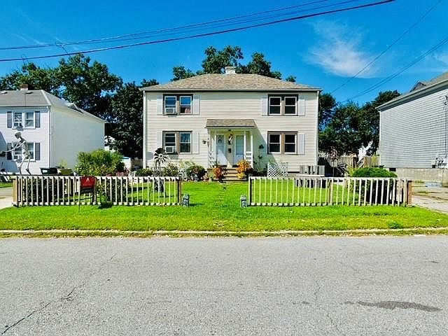 23 Saratoga Rd in North Kingstown, RI - Building Photo - Building Photo