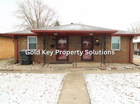 810-812 Alhambra Dr in Anderson, IN - Building Photo