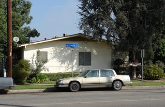 1537 W Palmyra Ave in Orange, CA - Building Photo - Building Photo