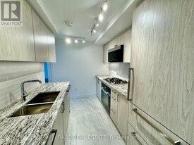 505 Glencairn Ave in Toronto, ON - Building Photo