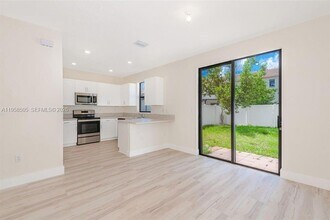 3326 W 112th St in Hialeah, FL - Building Photo - Building Photo