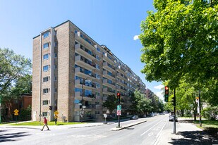 Chopin in Montréal, QC - Building Photo