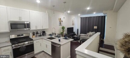 512 W Montgomery Ave in Philadelphia, PA - Building Photo - Building Photo