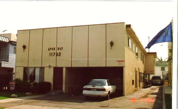 11732 Avon Way in Los Angeles, CA - Building Photo - Building Photo