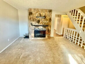 392 W Rockrimmon Blvd in Colorado Springs, CO - Foto de edificio - Building Photo