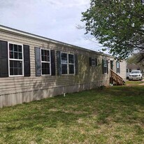 5273 Dixon Dr in Bossier City, LA - Building Photo