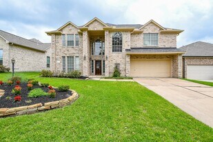 241 Blue Hill Dr in Montgomery, TX - Building Photo