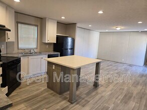 4511 Dirt Rd in Joplin, MO - Building Photo - Building Photo