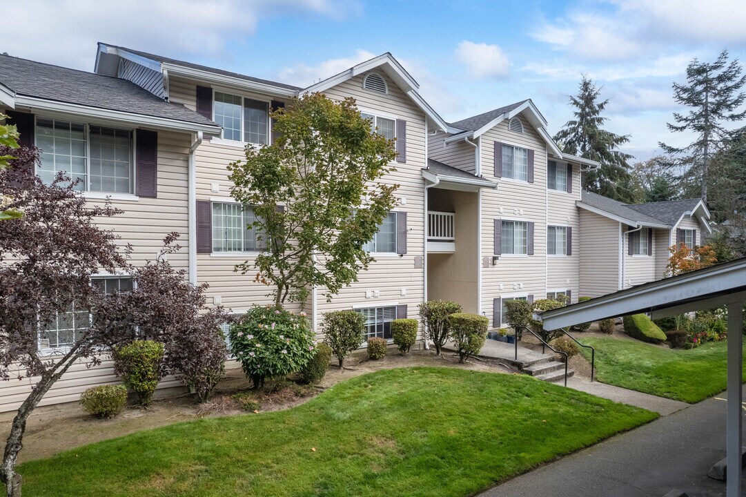 Cherry Hills Apartment in Lake Forest Park, WA - Building Photo