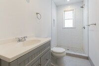 143 E Cottage St, Unit 2 in Boston, MA - Building Photo - Building Photo