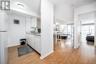 39-439 Parliament St in Toronto, ON - Building Photo - Building Photo